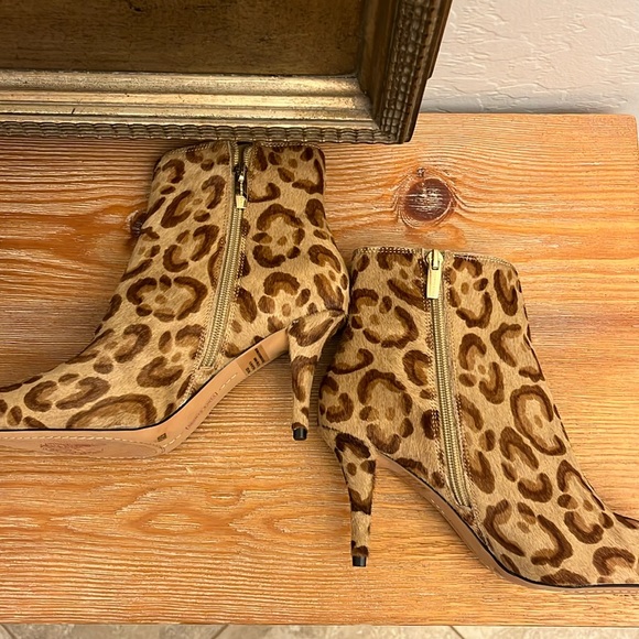 VINCE CAMUTO Ambind Bootie Calf Hair Animal Print Brown- Size 8.5 - Picture 6 of 14